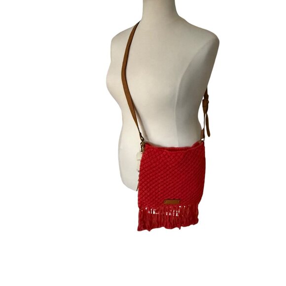 Lucky Brand NEW Hibiscus Red Tessa Macrame Fringe Leather Strap Crossbody Bag - Picture 3 of 16
